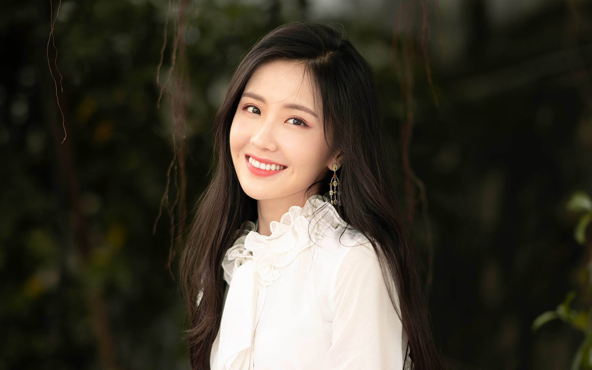奥萨苏纳主场大捷，轻取对手夺得胜利，奥萨苏纳主客场球衣