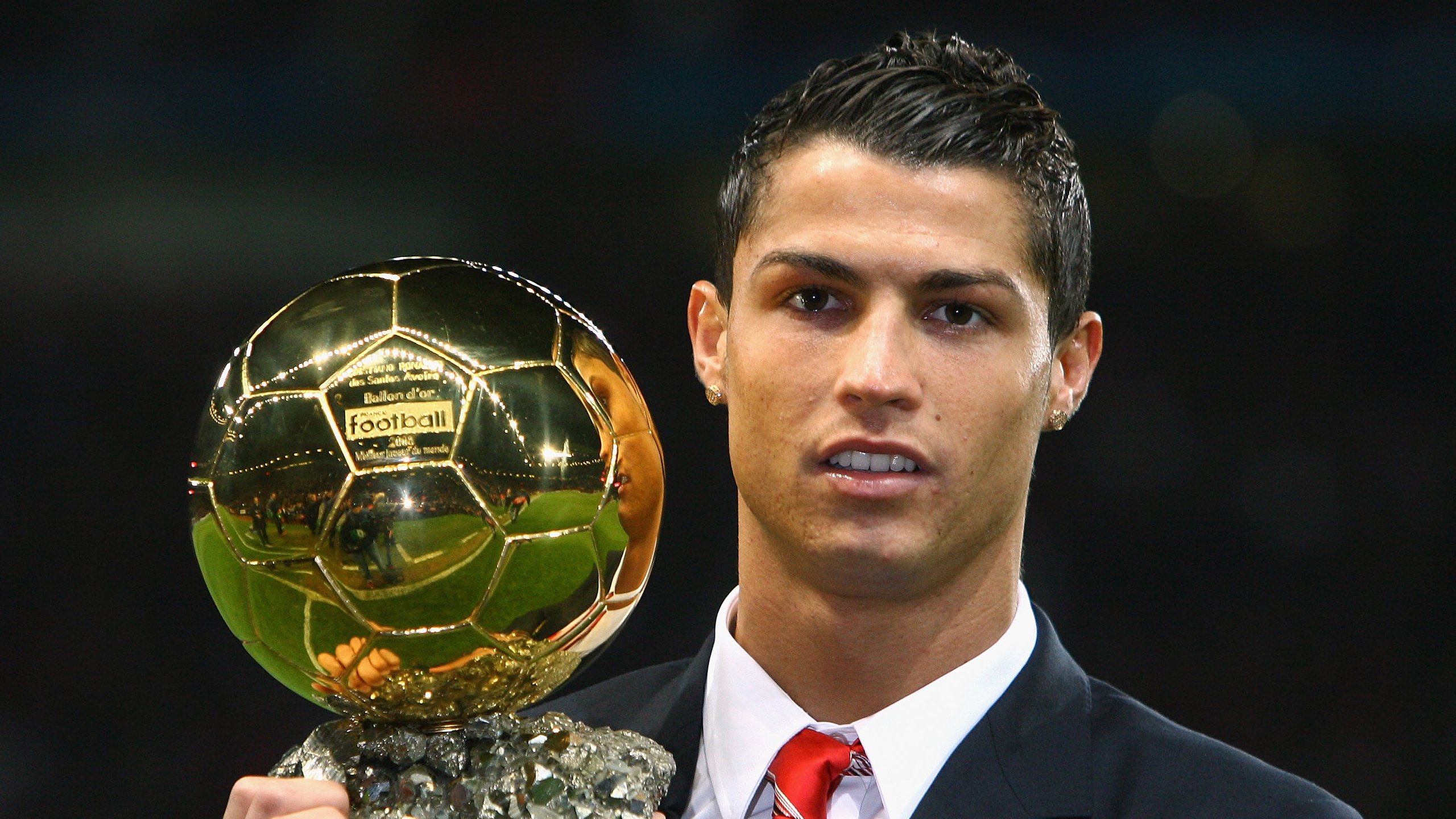 《女性电竞崛起：粉丝和选手共同撑起一个新局面》