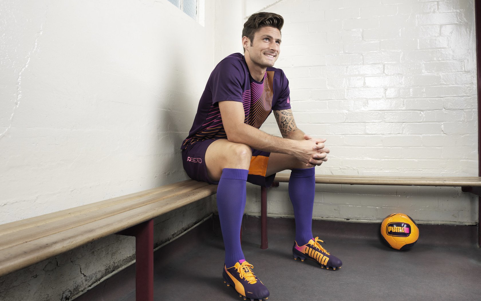 开云体育官方网站-钢铁防线：本赛季最稳固的后防线盘点，钢铁防线在哪